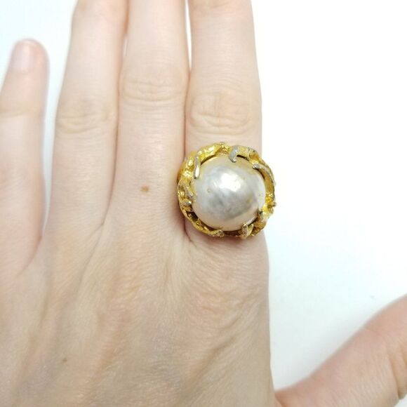 Vintage Jewelry - Vintage Big Faux Pearl Cocktail Ring Gold Tone Band, Retro Style Design Size 6.5